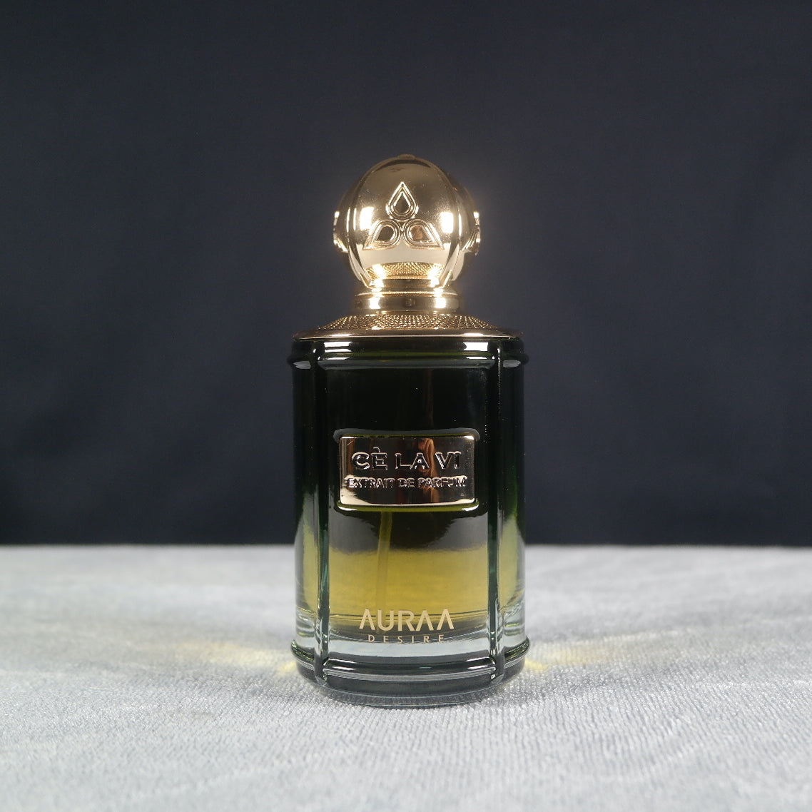 Auraa Desire Ce La Vi Extrait de Parfum (2ml Sample)